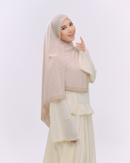 POLKAPLAID IN BEIGE