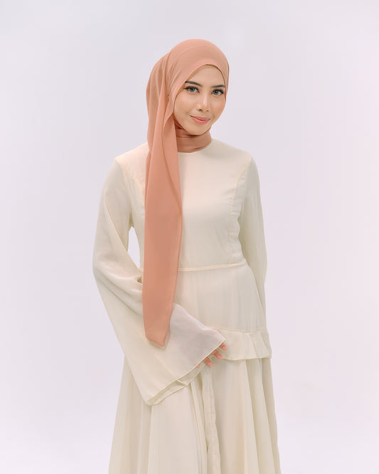 CLARA IN CARAMEL