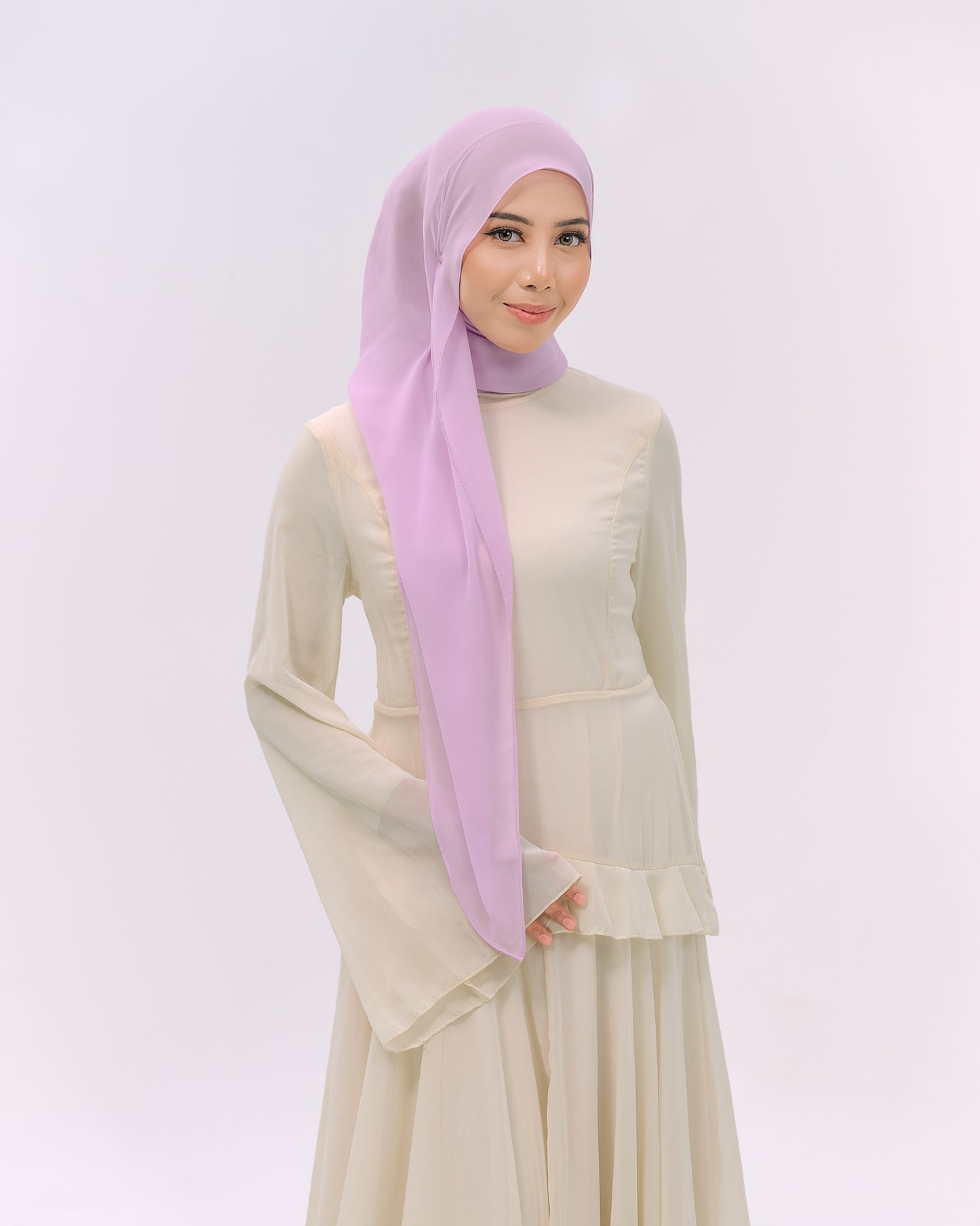 CLARA IN LILAC