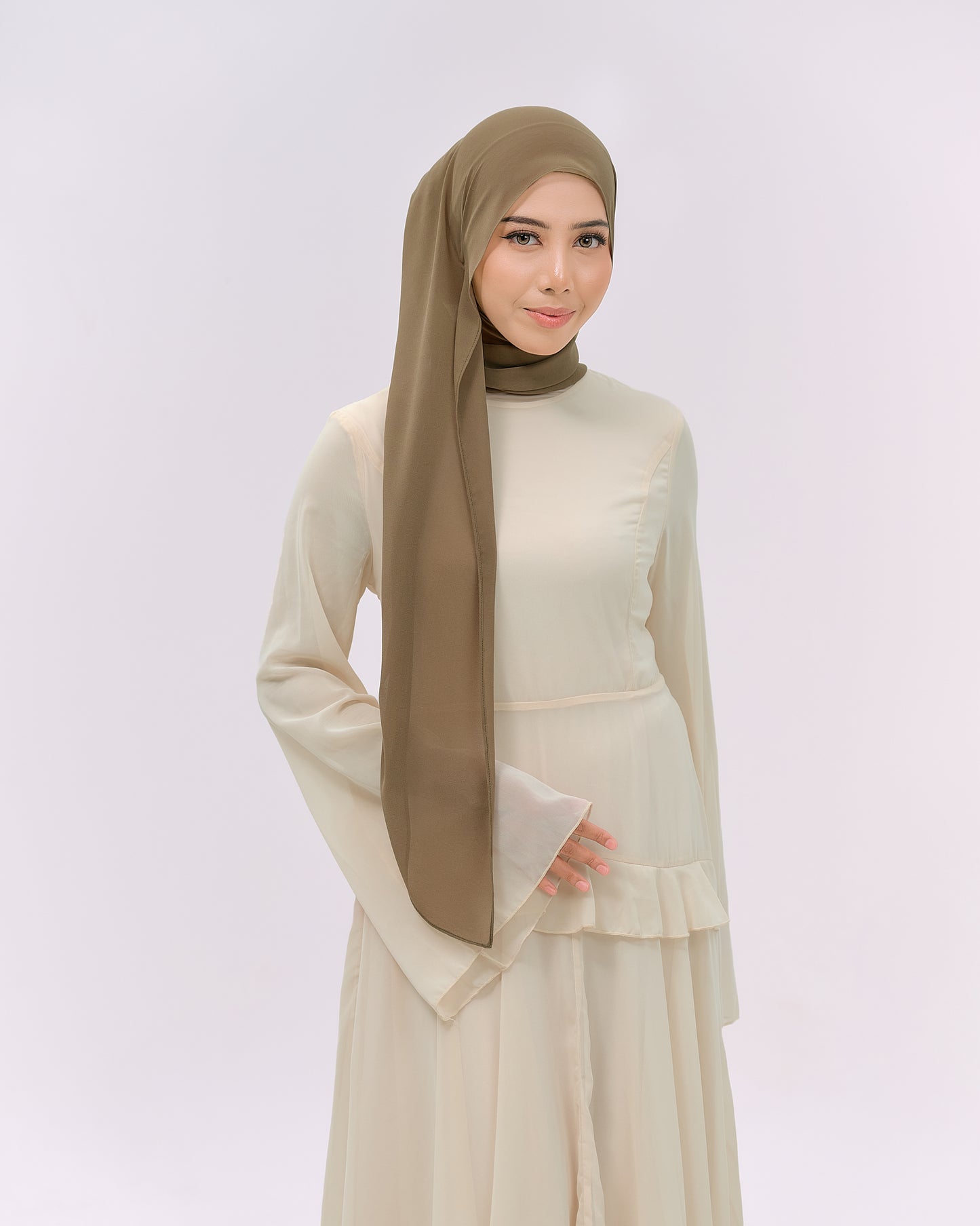 CLARA IN MATCHA DUST