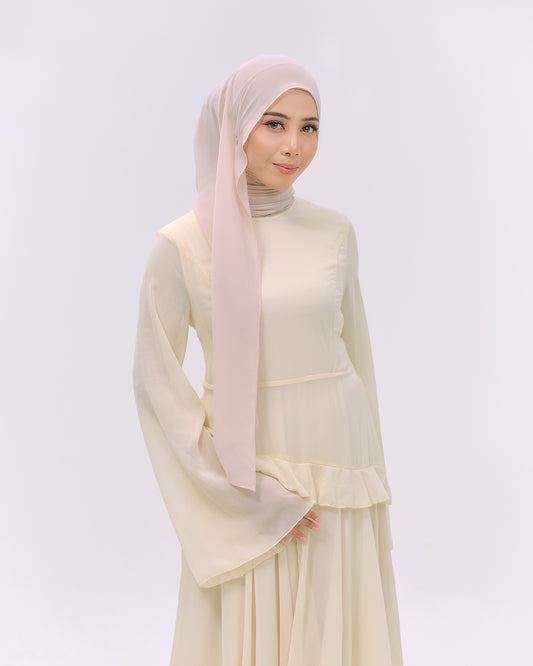 CLARA IN OATMEAL