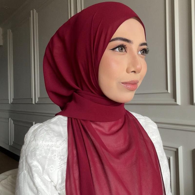 YARA IN MAROON