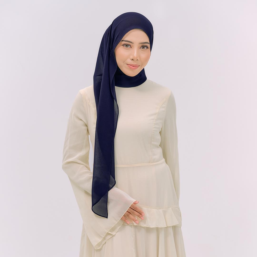CLARA HOODIE SHAWL
