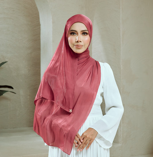 SERI IN SCARLET